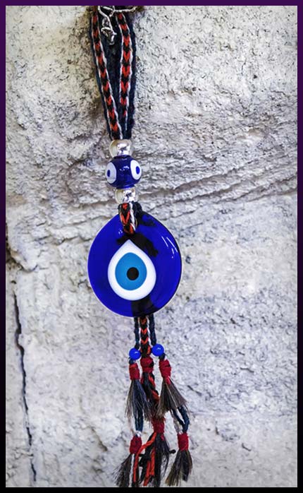Wearing magic amulets in islam